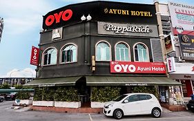 Swing&Pillows - Ayuni Hotel, Bangi Selangor