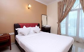 Swing&Pillows - Ayuni Hotel, Bangi Selangor